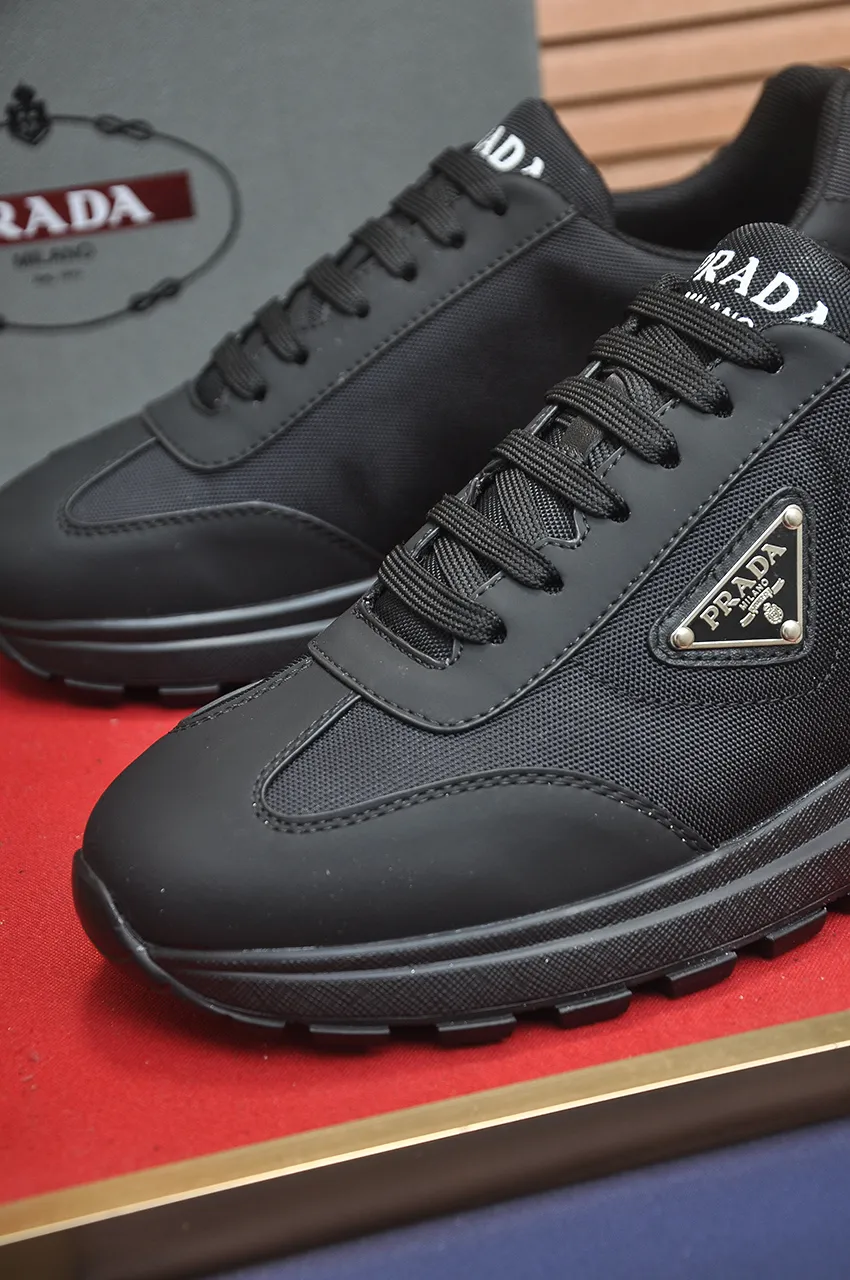 Men's shoes 💰580💶 [PRADA] Top original items, new seasonal styles, high-quality original items, top-grade high-mercerized cowhide combined with original breathable fabric + imported glue, imported stretch fabric inside with original cowhide feet, original thick outsole! Quality guaranteed! Code 38-45 (45 customized)